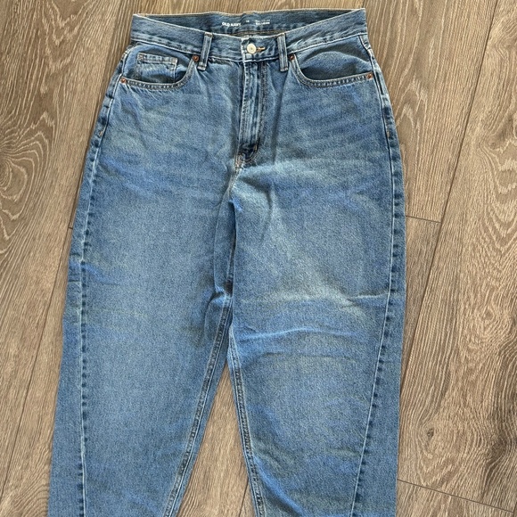 Old Navy Balloon Style Jeans - Picture 4 of 4
